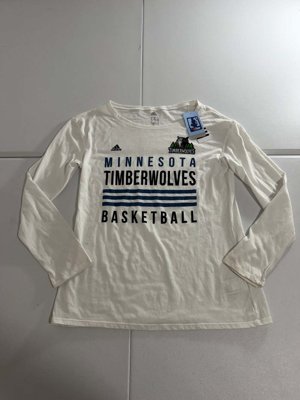 Adidas NBA4HER Minnesota Timberwolves Womens Long Sleeve Shirt M White NBA NWT